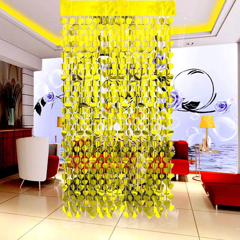 Altın Renk Kalp Şekilli Metalize Saçaklı Arka Fon Perde Dekorasyon 