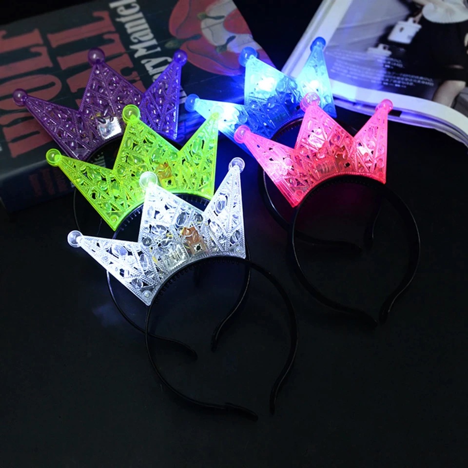 Ekstra Lüks Parlak Yanıp Sönen Led Işıklı Kral-Kraliçe Tacı Parti Tacı 16x18 cm 