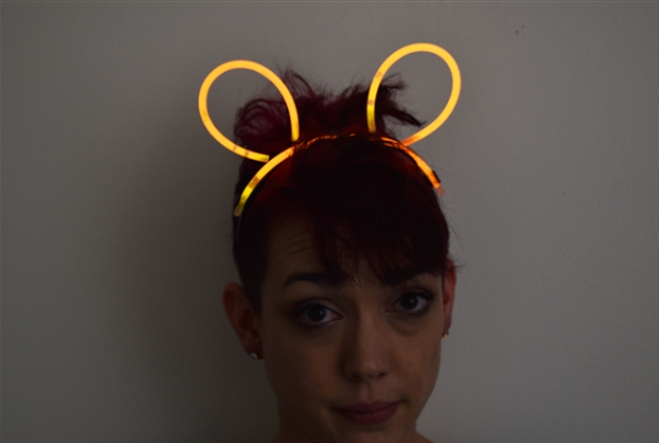 Karanlıkta Parlayan Fosforlu Glow Taç Tavşan Kulağı Tacı Turuncu Renk