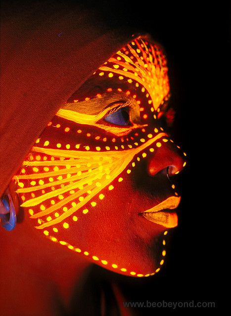 Karanlıkta Parlayan Fosforlu Neonlu Glow Parti Yüz Boyası Vücut Kremi Turuncu Renk