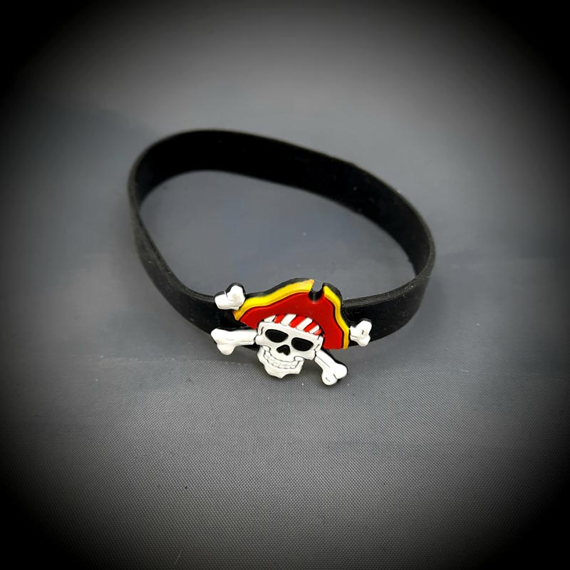 Kırmızı Renk Korsan Şapkalı Unisex Kullanım Esnek Yapı Plastik Korsan Bilekliği