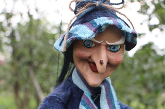 Sesli ve Sensörlü Mega Boy Dekoratif Şekil Verilebilir Cadı 45X105 cm