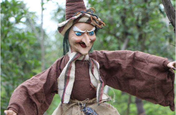 Sesli ve Sensörlü Mega Boy Dekoratif Şekil Verilebilir Cadı 45X105 cm