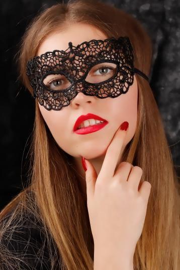 Siyah Renk Dantel İşlemeli Örgü Parti Maskesi Model 7