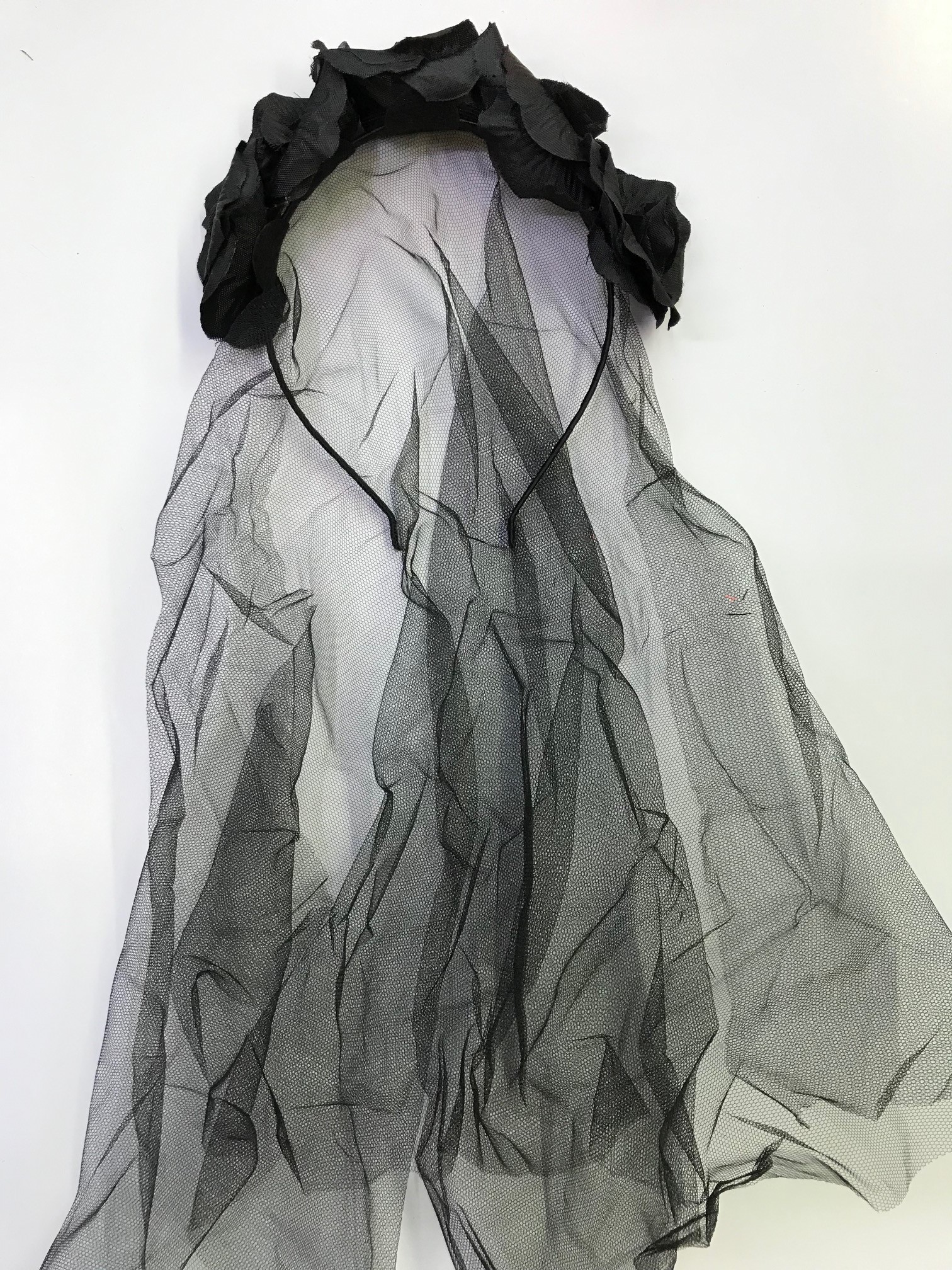 Duvaklı Çiçekli Parti Tacı Siyah Renk 