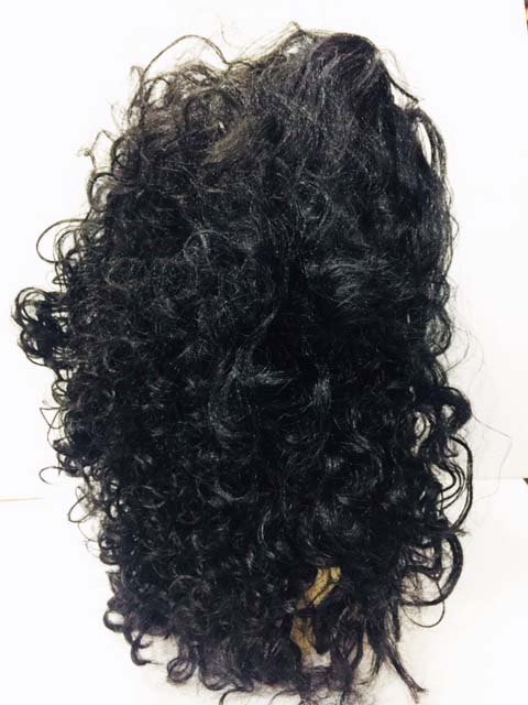 Siyah Renk Dolgulu Kvırcık Astarlı Uzun Lüks Peruk 