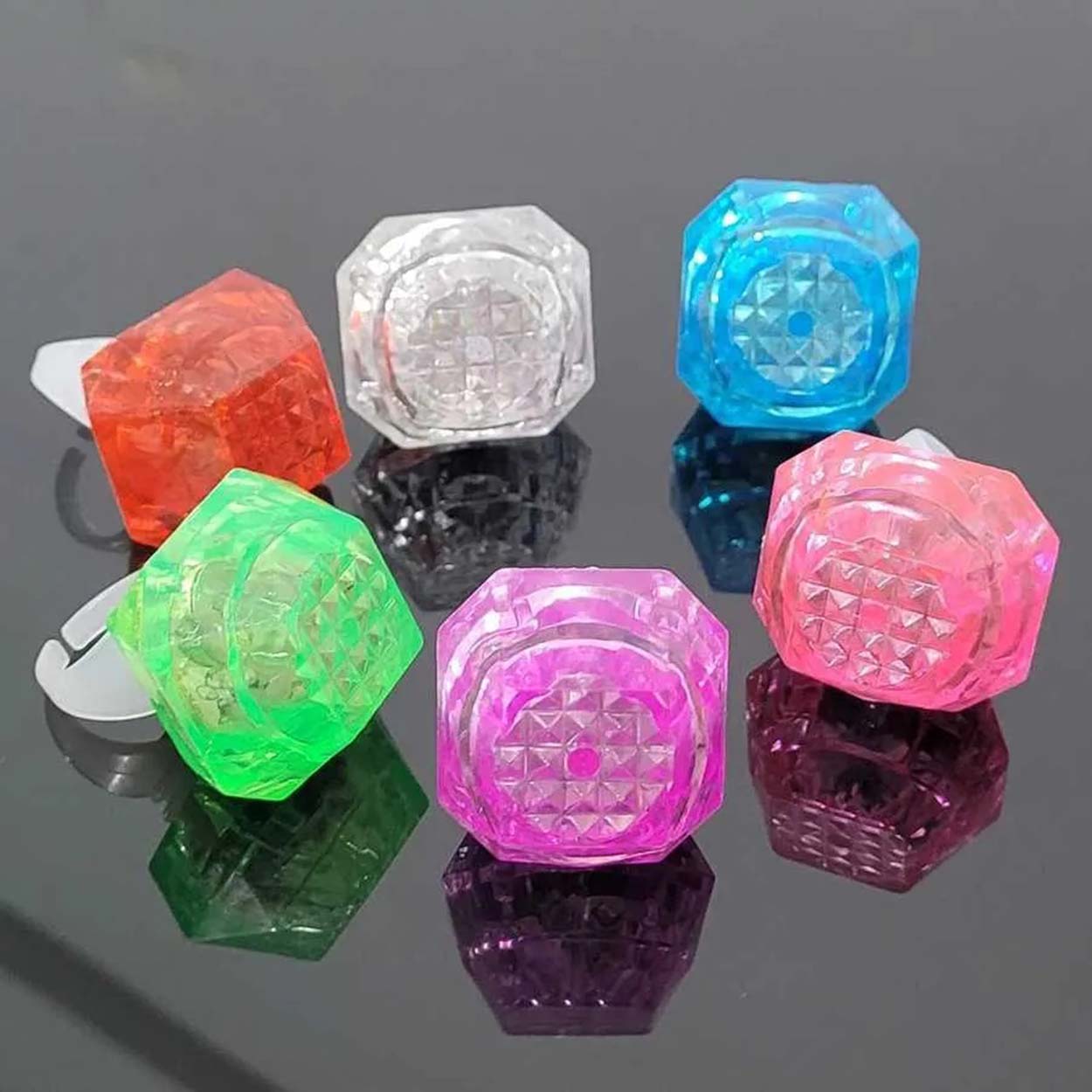 Kristal Tasarımlı Led Glow Işıklı 3 Modlu Mor Yüzük 3.5 x 5 cm