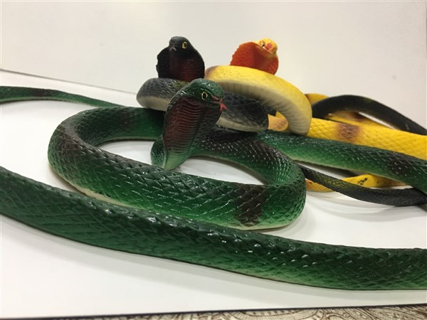 Lateks Kobra Yılanlar 1.25 cm 3 adet