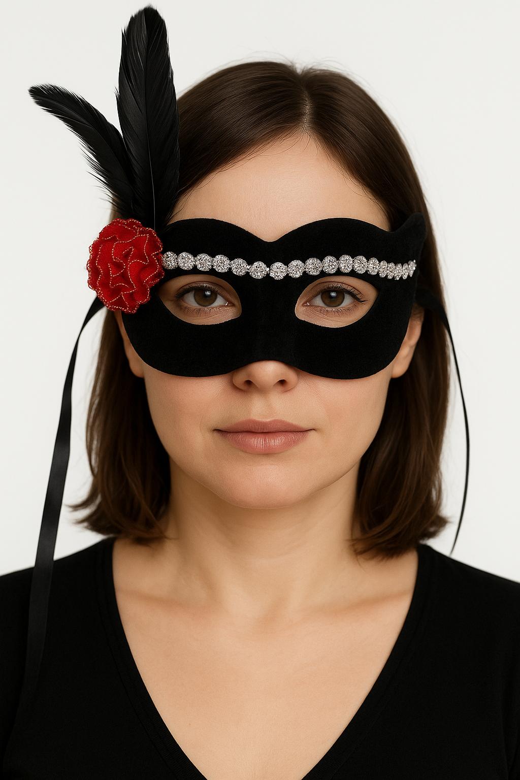 Siyah Renk Süet Kaplama Gümüş Dantelli Kırmızı Gül Tasarımlı Parti Maskesi 18x20 cm