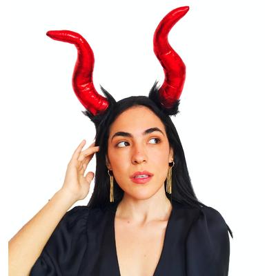 Kırmızı Renk Mega Boy Siyah Tüylü Saten Kaplama Boynuzlu Malefiz Tacı 30x28 cm