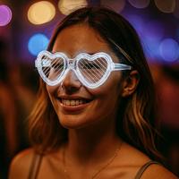 Beyaz LED Işıklı Kalp Gözlük – 3 Modlu Parti & Glow Gözlüğü