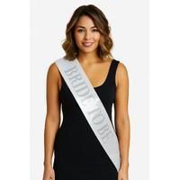 Beyaz Saten Üzerine Kalın Gümüş Yazılı Bride To Be Kuşağı 