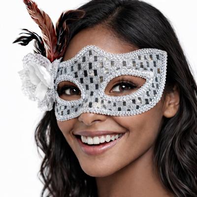 Gümüş Renk Tüylü Balo Maskesi Kadın Parti Aksesuarı