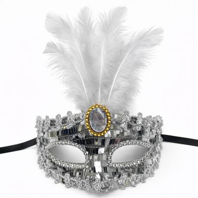 Lüks Gümüş Tüylü Taşlı Balo Maskesi